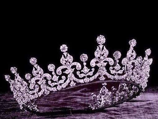 “大英帝国和爱尔兰女孩冠冕”(Girls of Great Britain and Ireland Tiara)