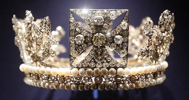 “乔治四世国王王冠”(George IV State Diadem)