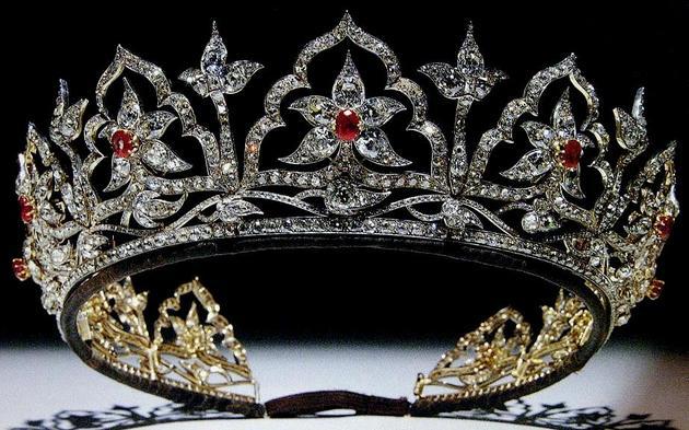“东方之冠”(The Oriental Circlet)