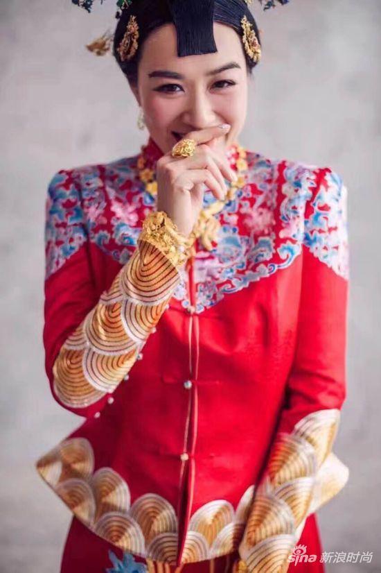钟丽缇中式嫁衣美如画