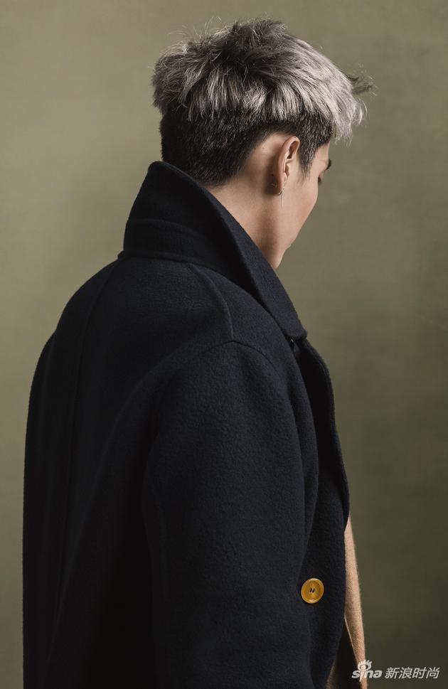 Burberry“THE KRIS WU EDIT 吴亦凡时尚特辑”