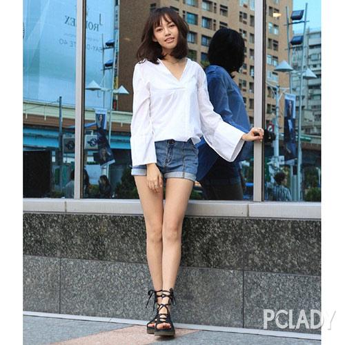 身高172cm,直溜溜的大长腿让人羡慕。