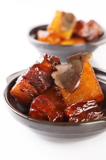 夏宫菜品:黑松露萝卜烧肉