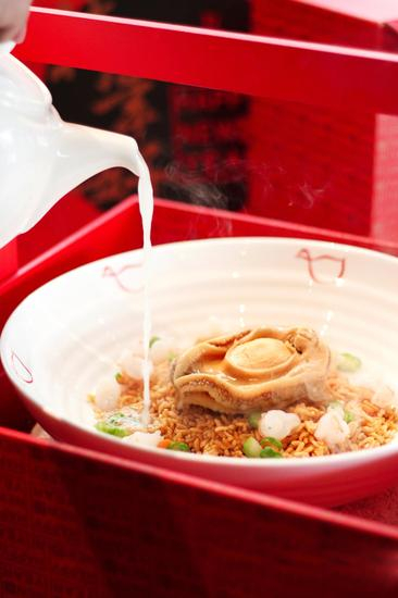 雅苑菜品:鲍鱼海鲜粒粒泡饭