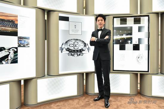 劳力士代言人李云迪参观劳力士迪通拿展览(图片来源:©Rolex)
