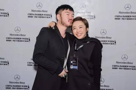 胡社光和岳晓琳