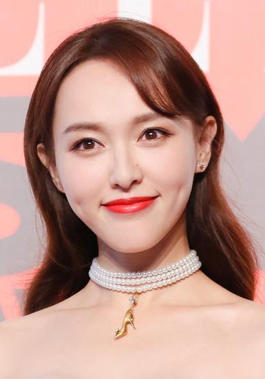 唐嫣(图片来源:@ELLE 新浪微博)