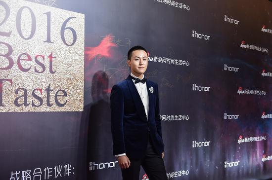 90后演技小生秦俊杰