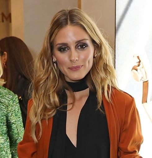 Olivia Palermo佩戴Monica Vinader耳环
