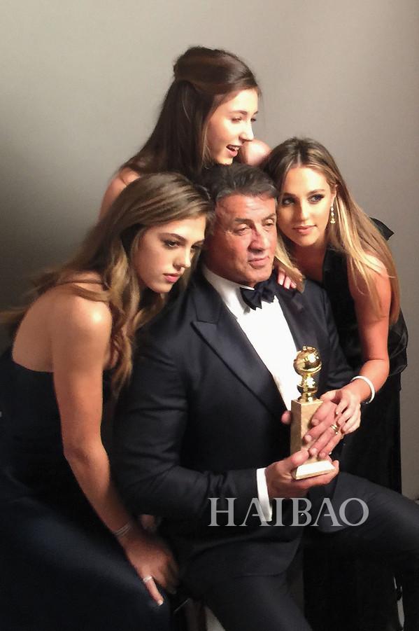 史泰龙 (Sylvester Stallone) 与三个女儿