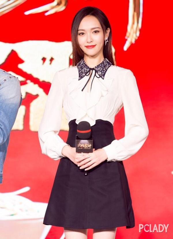 唐嫣佩戴的Glam Ever珍珠耳环,也只要329元。
