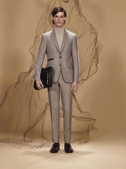 Canali FW17_look_21_纯粗纺羊毛法兰绒西装,单排扣西装外套,无褶西装裤,丝绒混纺高领毛衣,小牛皮乐福鞋及公文包