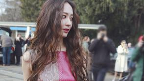 郑秀晶皮裙帅气