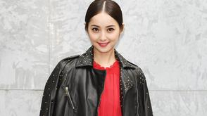 佐佐木希助阵时装周