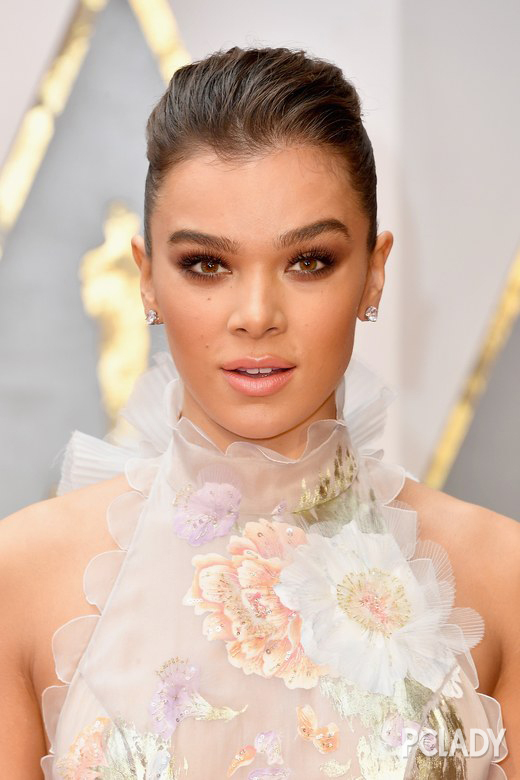 Hailee Steinfeld海莉·斯坦菲尔德