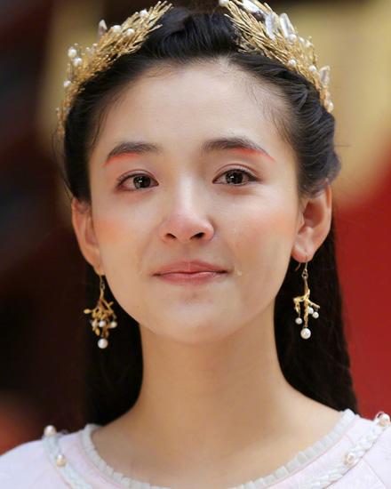 眉下腮红和宿醉腮红