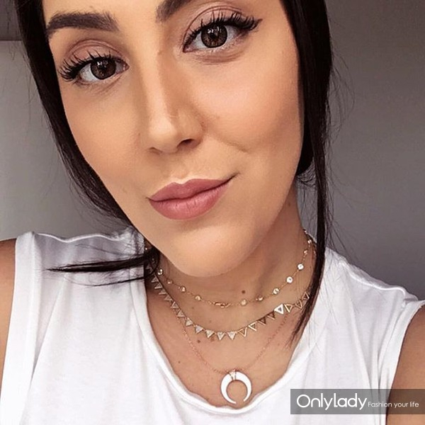 LILI CLASPE