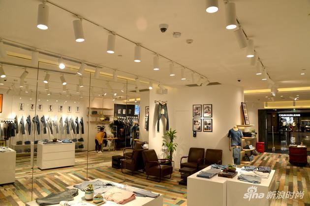 上海太古汇DENHAM店铺