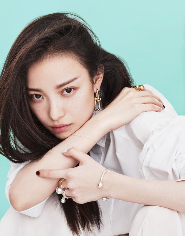 蒂芙尼中国区品牌形象大使倪妮佩戴全新Tiffany HardWear™系列珠宝