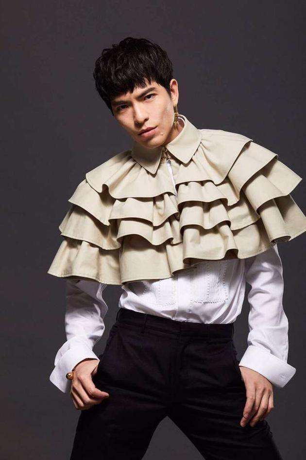 萧敬腾佩戴全新Tiffany HardWear™系列珠宝