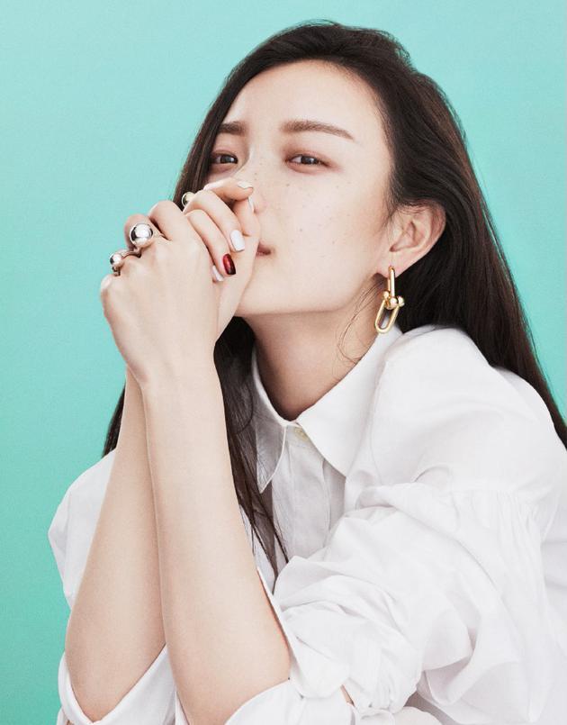 蒂芙尼中国区品牌形象大使倪妮佩戴全新Tiffany HardWear™系列珠宝