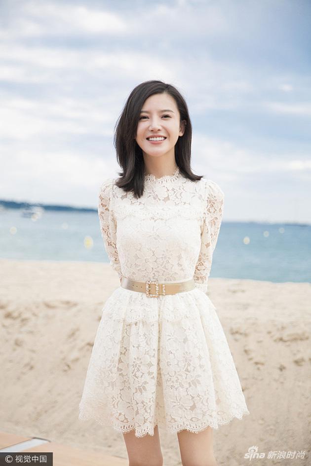 杨子姗戛纳出席酒会