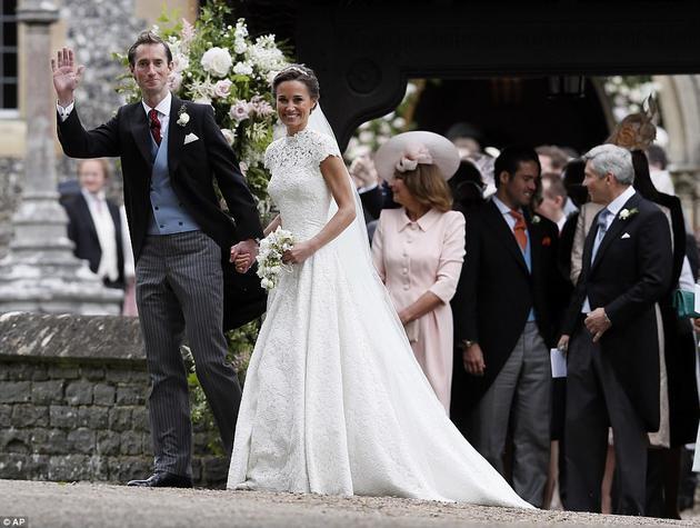 33岁的Pippa Middleton与41岁的富商男友James Matthews举行婚礼