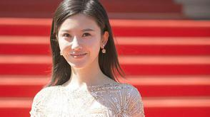 杨子姗裸色礼服亮相