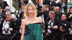 超模安雅-卢比可现身红毯