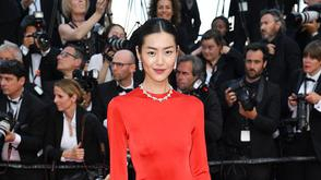 刘雯大红色中国风