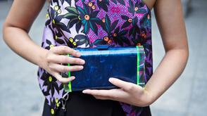 穿亮眼彩虹色也时髦