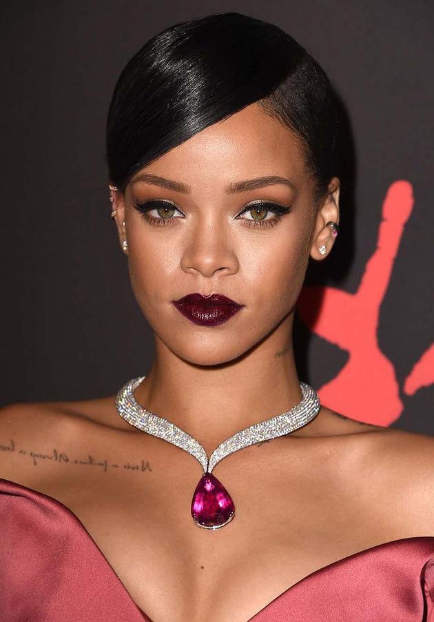 2014年12月Rihanna佩戴Chopard珠宝项链