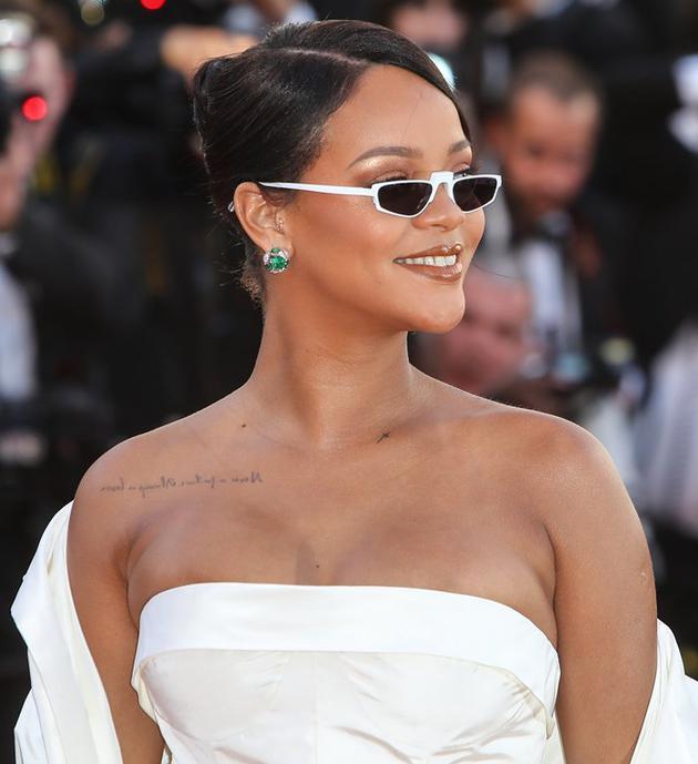 2017年5月19日,Rihanna亮相《玉子》首映红毯