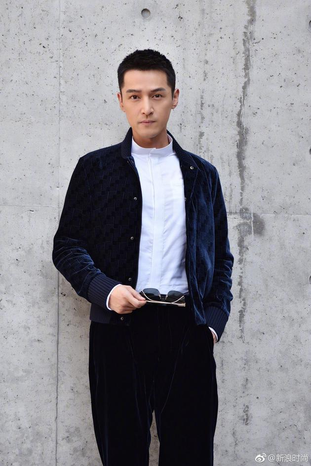 胡歌亮相Emporio Armani 2018春夏男装秀