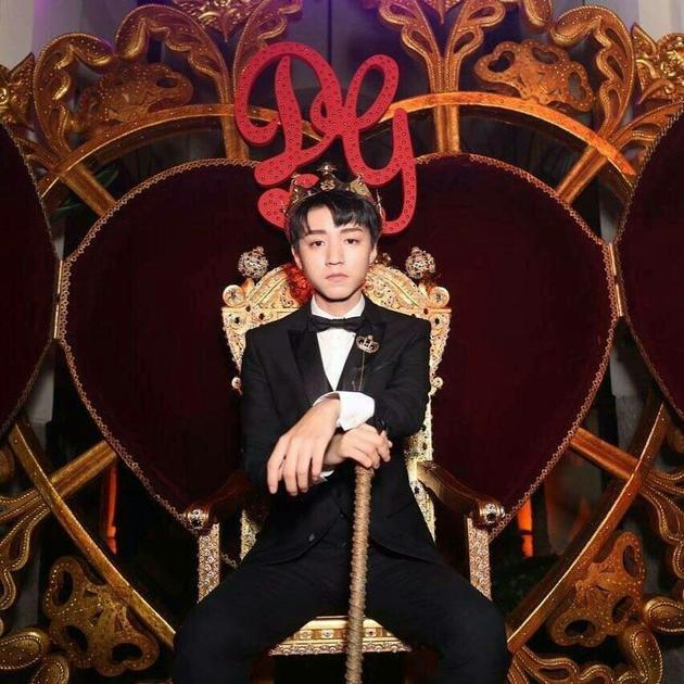王俊凯亮相Dolce Gabbana秀后party