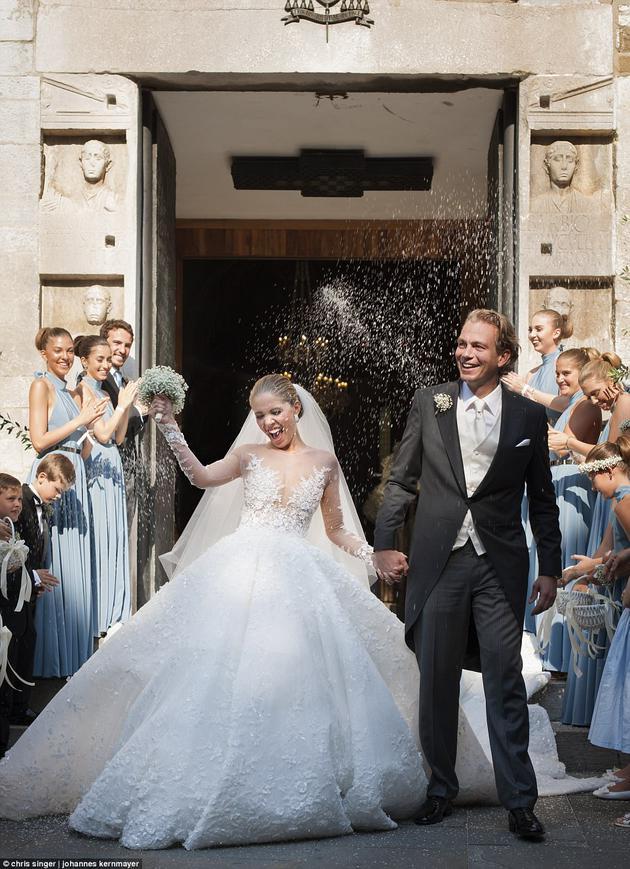 Victoria Swarovski的婚纱价值70万英镑,约合605万人民币