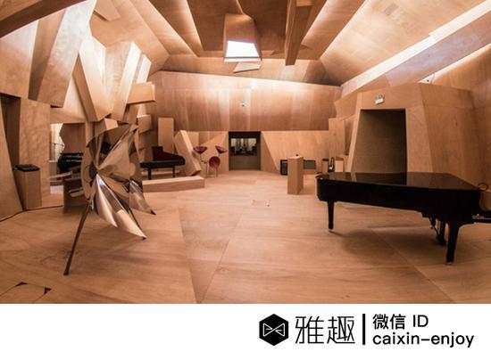 夏维尔·威尔汉《威尼斯工作室》(Xavier Veilhan,《Studio Venezia》)一个十分炫酷的音乐房间