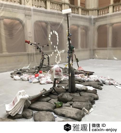 麦克·迪恩《温柔地投标》,有没有感到一丝疼痛?(Michael Dean,《Tender Tender》,图片:Instagram,摄影:artreview_magazine)