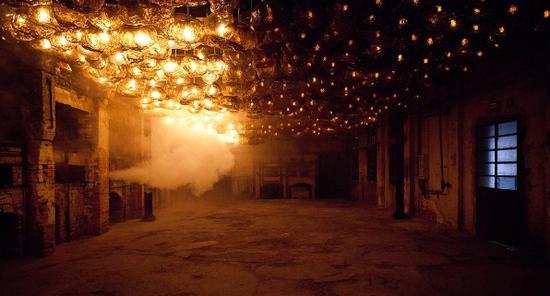洛瑞斯·格里奥《旧厂》(Loris Gréaud《The Unplayed Factory》,图片:Instagram,摄影:heymannrenoult)