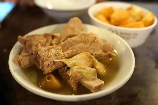 松发肉骨茶