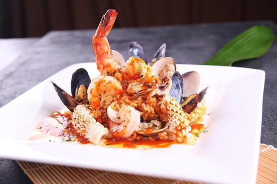 龙虾汁海鲜捞饭