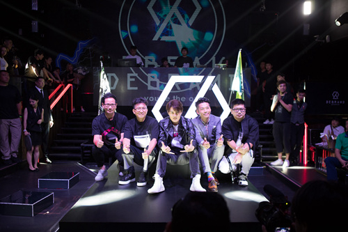 吴克群自创潮牌 DEBRAND呈献北京三里屯太古里