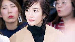 杨幂优雅看秀 迷人亮相纽约时装周