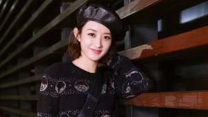 赵丽颖出发巴黎 摩登时髦范儿