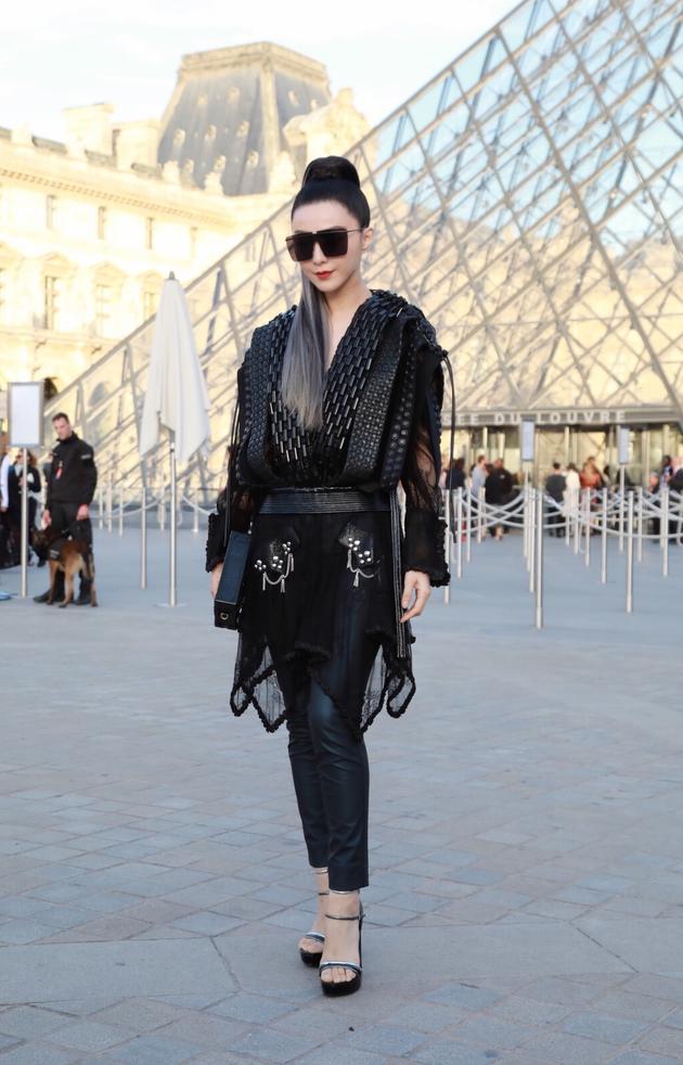 范冰冰亮相Louis Vuitton 2018春夏女装系列大秀