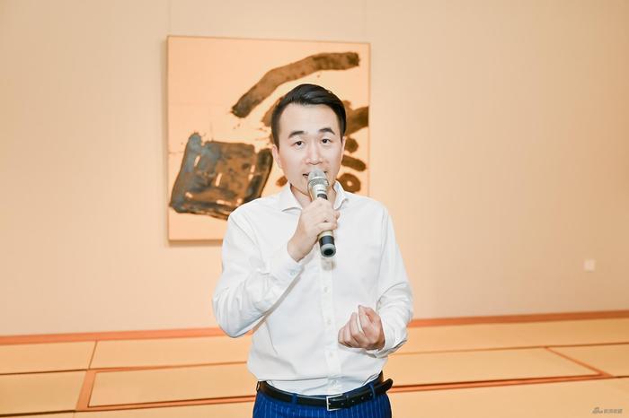 策展人薛兆文先生讲话
