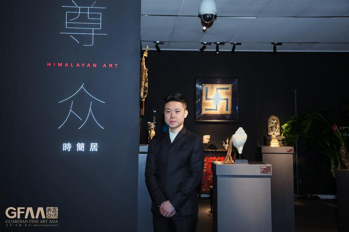 时简居创始人崔彬彬先生在GFAA2020展位前