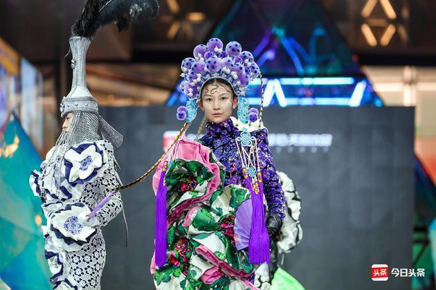 设计师胡社光从伦敦带来的高定大秀——《丝路|风水》