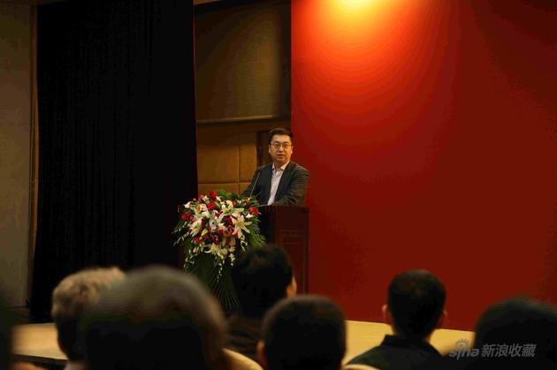 中国出版集团有限公司党组成员,中国出版传媒股份有限公司董事、副总经理李岩