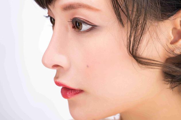 甜美浪漫妆容 由日本明星彩妆师高木大辅打造 图片来源:IPSA官方